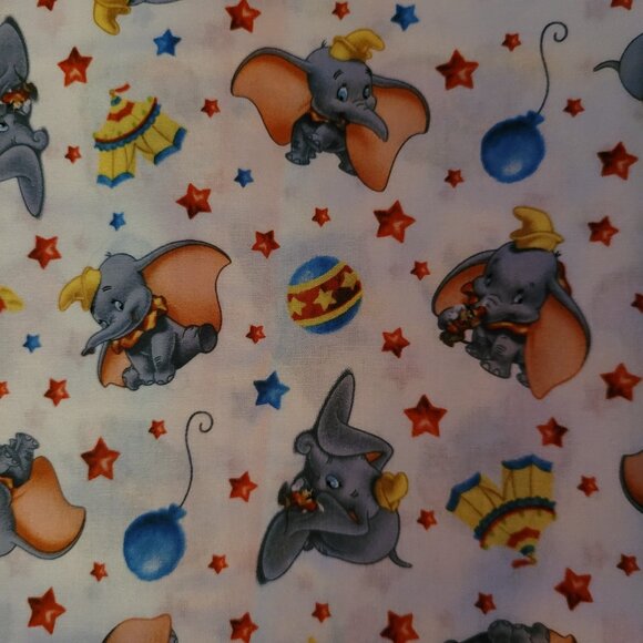Sweet Dumbo the Elephant Fabric Fat Quarter - Disney - Picture 1 of 3